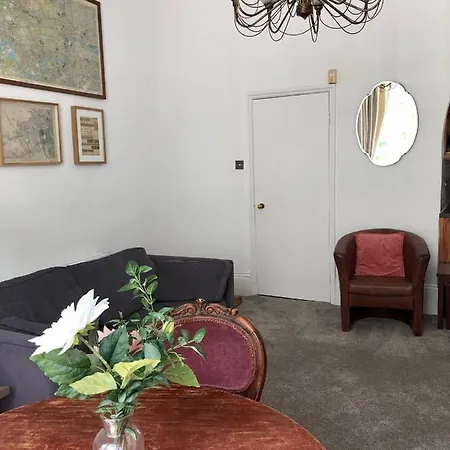 Olympia W14 Two-Bedroom Apartment Londen Buitenkant foto